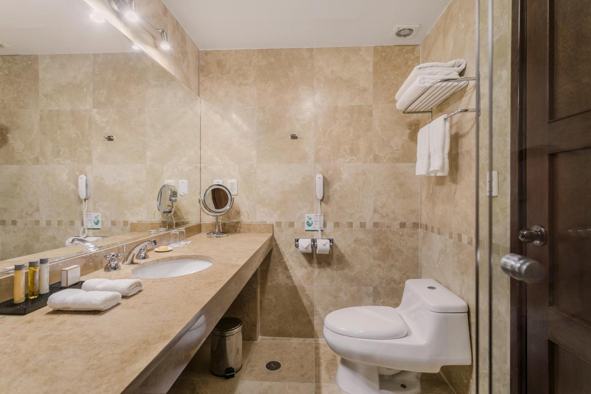 Wyndham Costa Del Sol Cusco Hotel Bagian luar foto