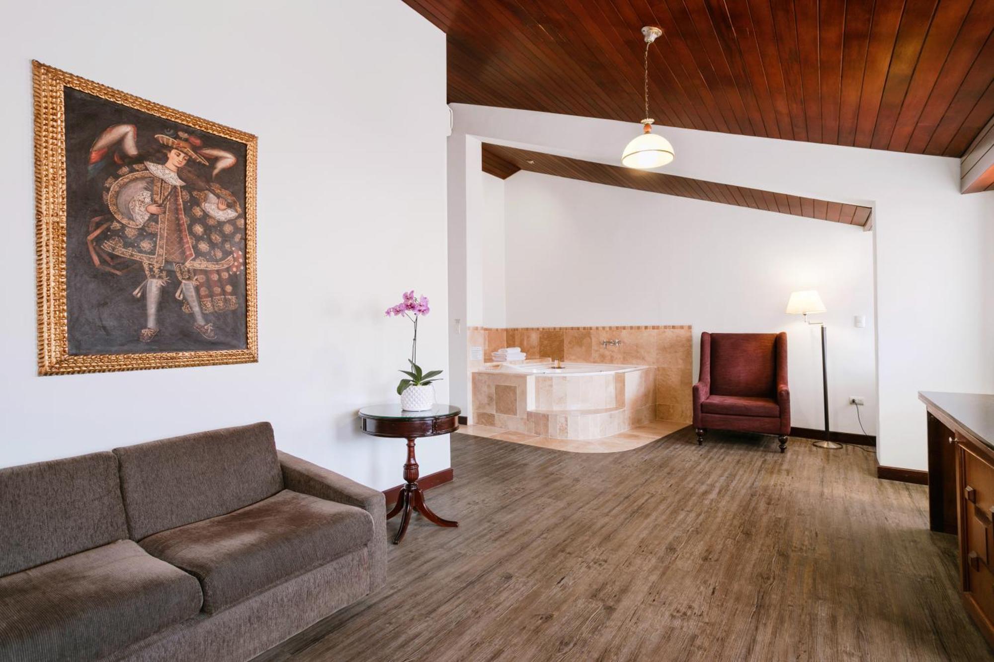 Wyndham Costa Del Sol Cusco Hotel Bagian luar foto