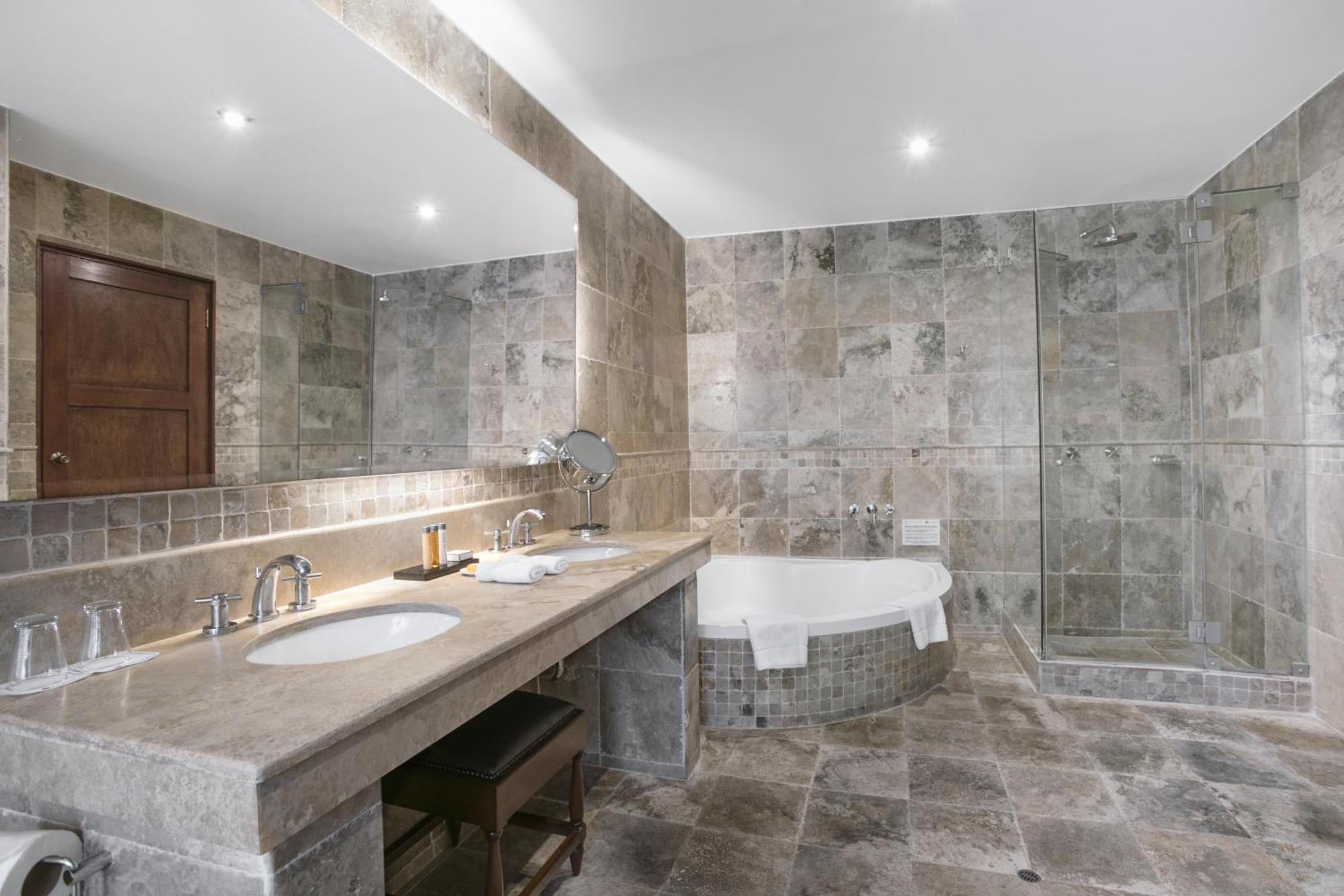 Wyndham Costa Del Sol Cusco Hotel Bagian luar foto