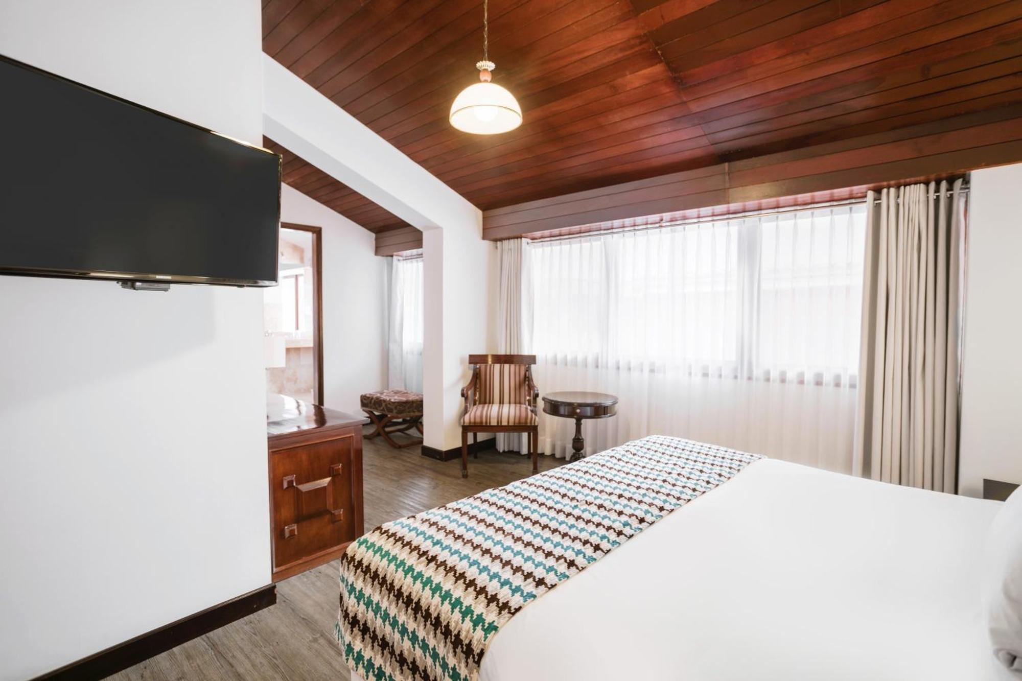 Wyndham Costa Del Sol Cusco Hotel Bagian luar foto