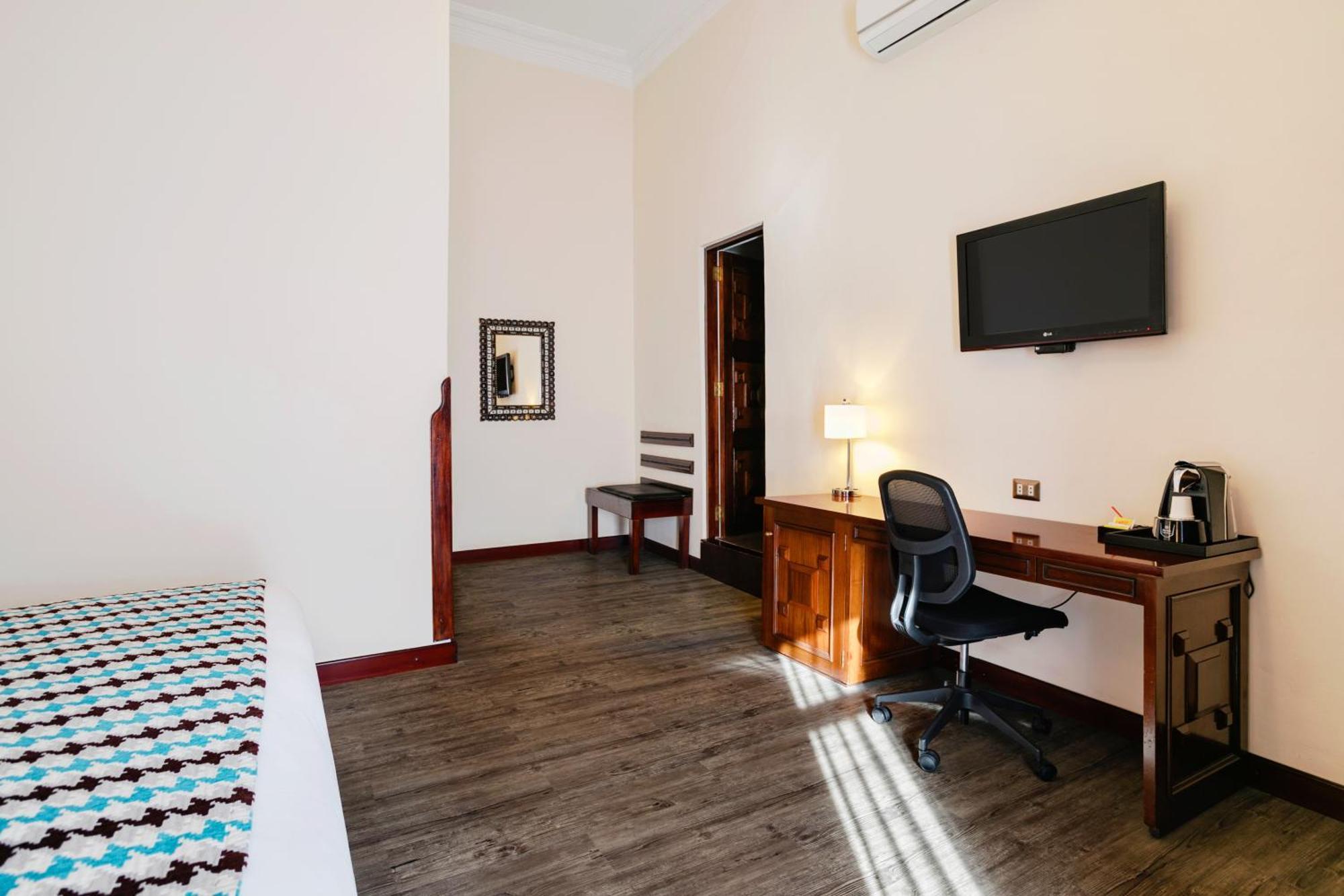 Wyndham Costa Del Sol Cusco Hotel Bagian luar foto