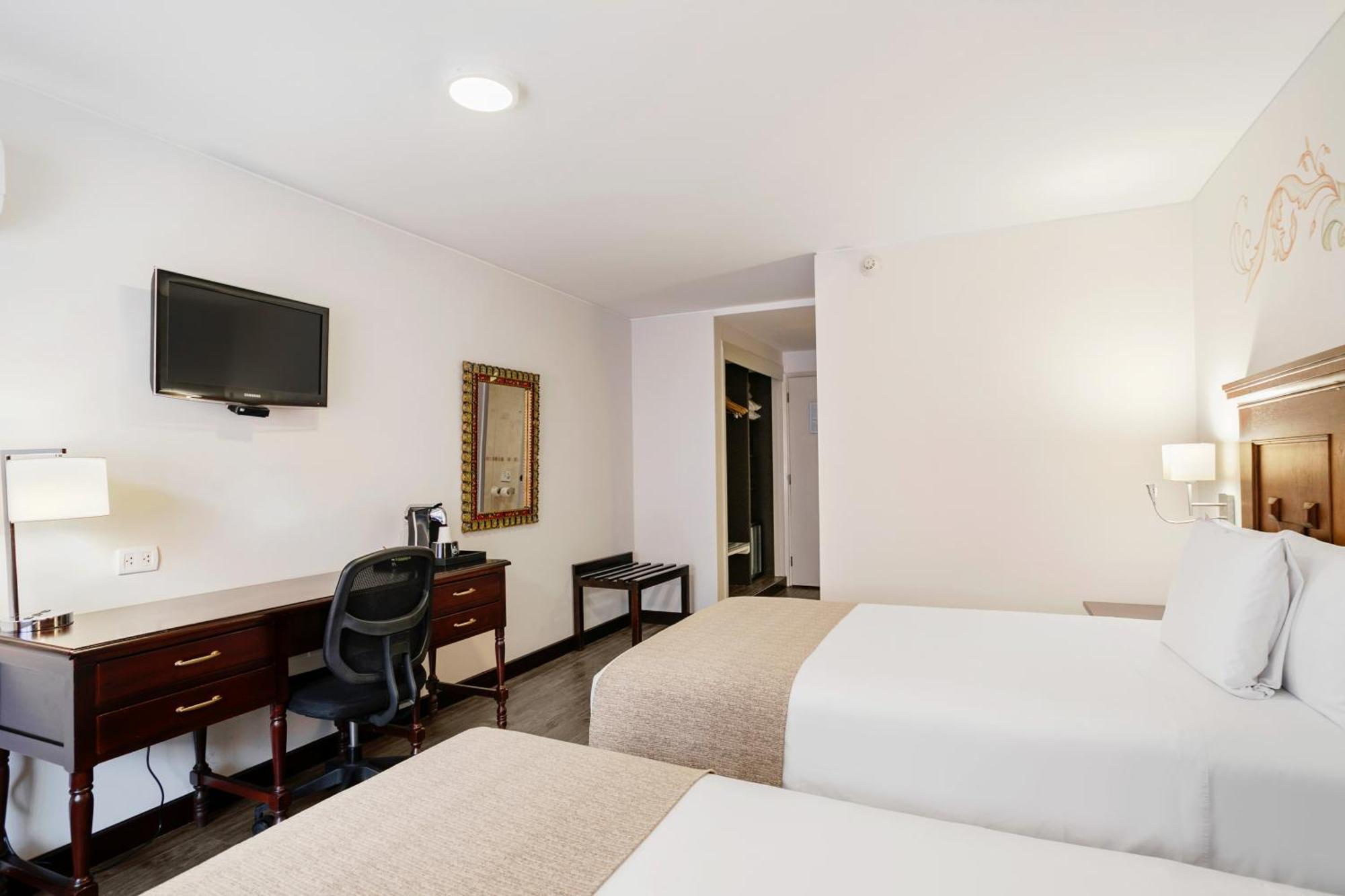Wyndham Costa Del Sol Cusco Hotel Bagian luar foto