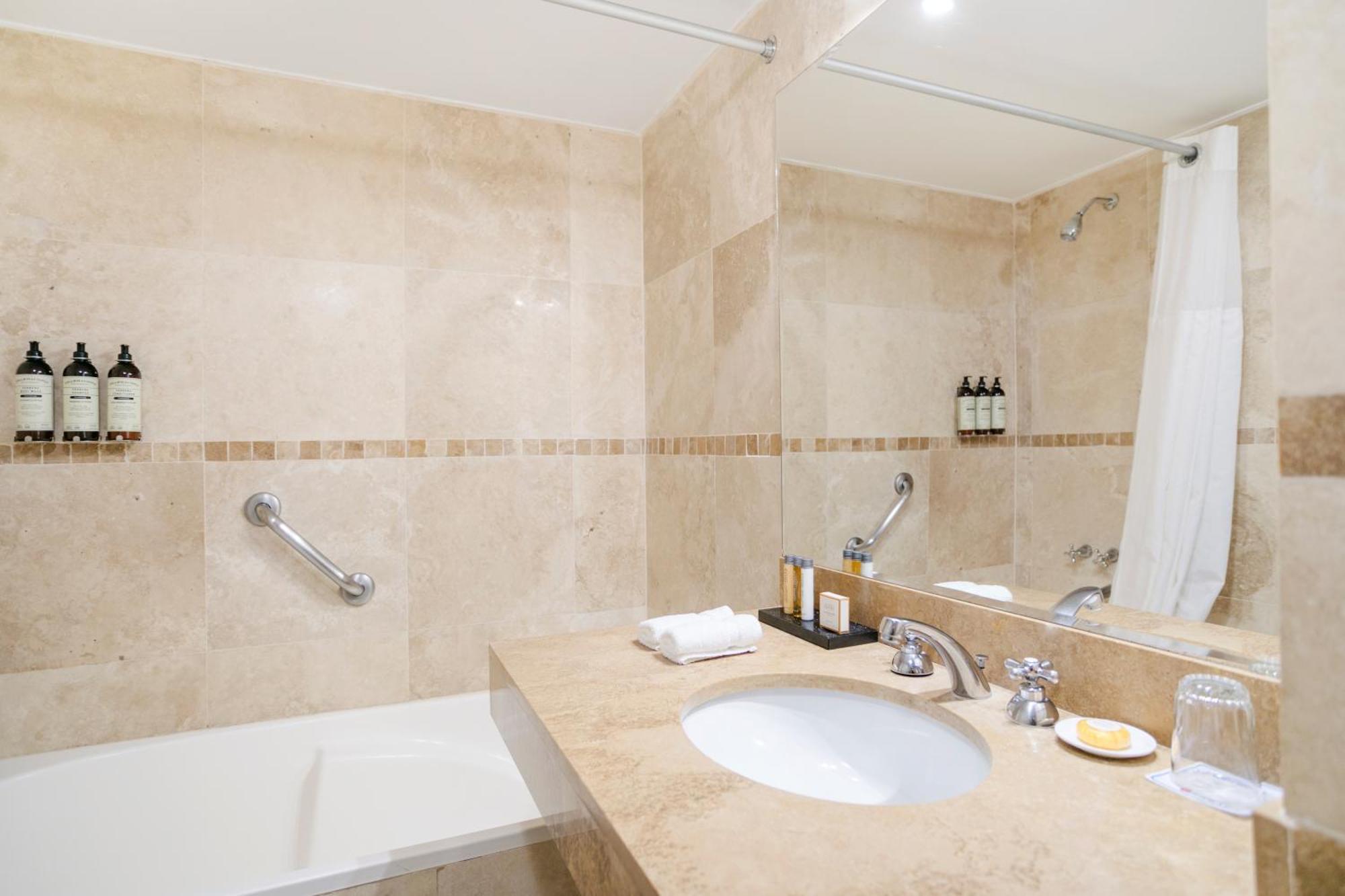 Wyndham Costa Del Sol Cusco Hotel Bagian luar foto