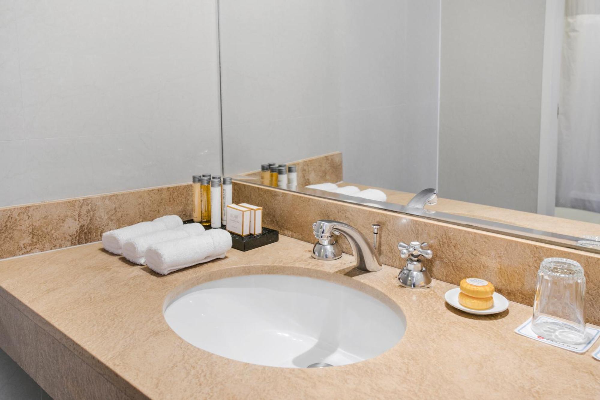 Wyndham Costa Del Sol Cusco Hotel Bagian luar foto